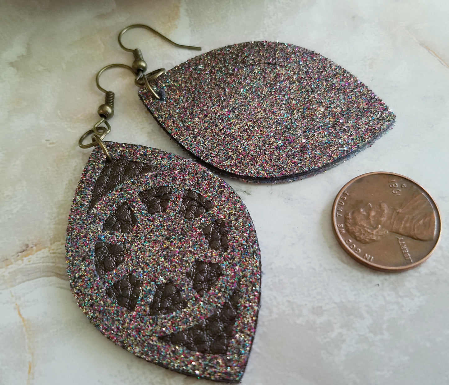 Earrings/ Wire Leather